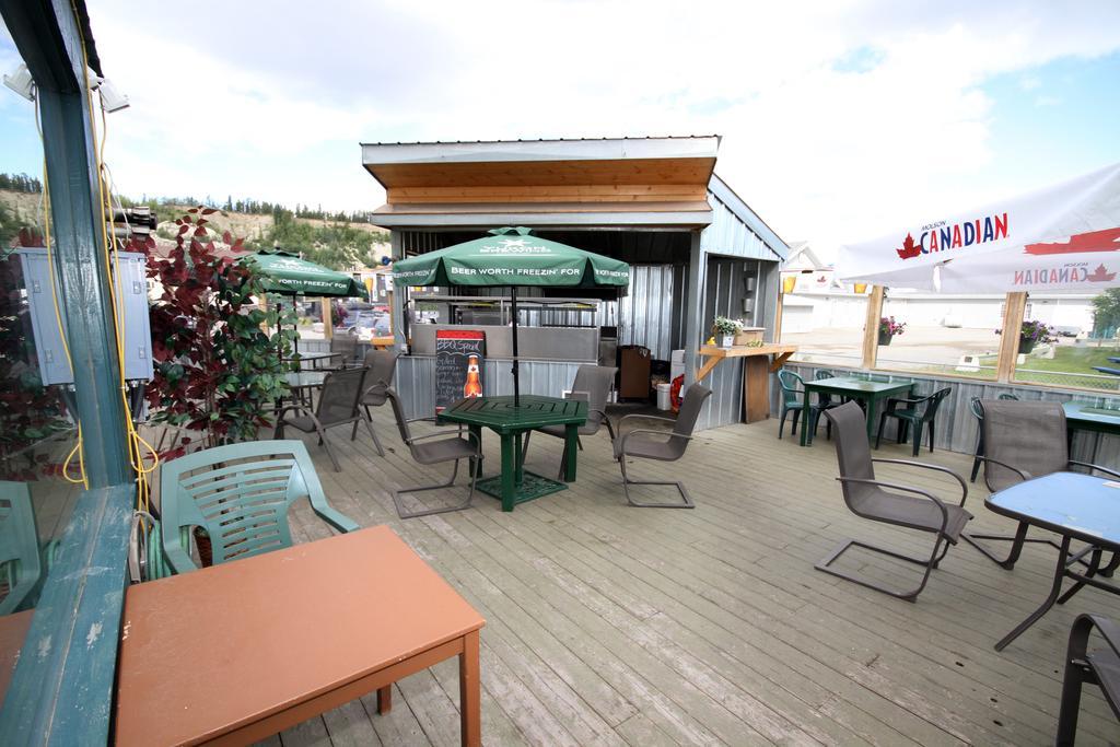 Coast High Country Inn Whitehorse Exterior foto
